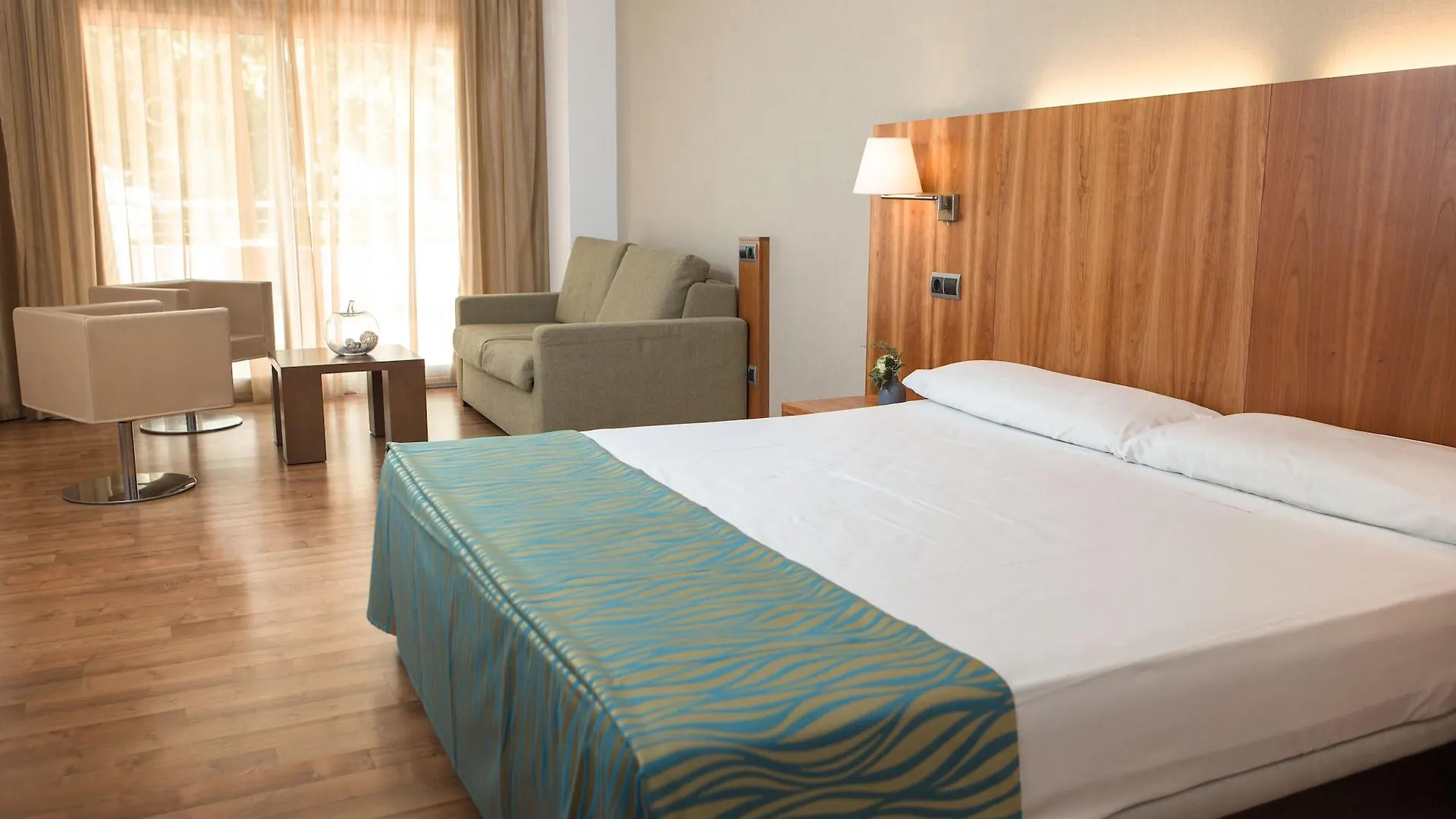 פלטחה ד'ארו Rvhotels Nautic Park 4*, פלטחה ד'ארו