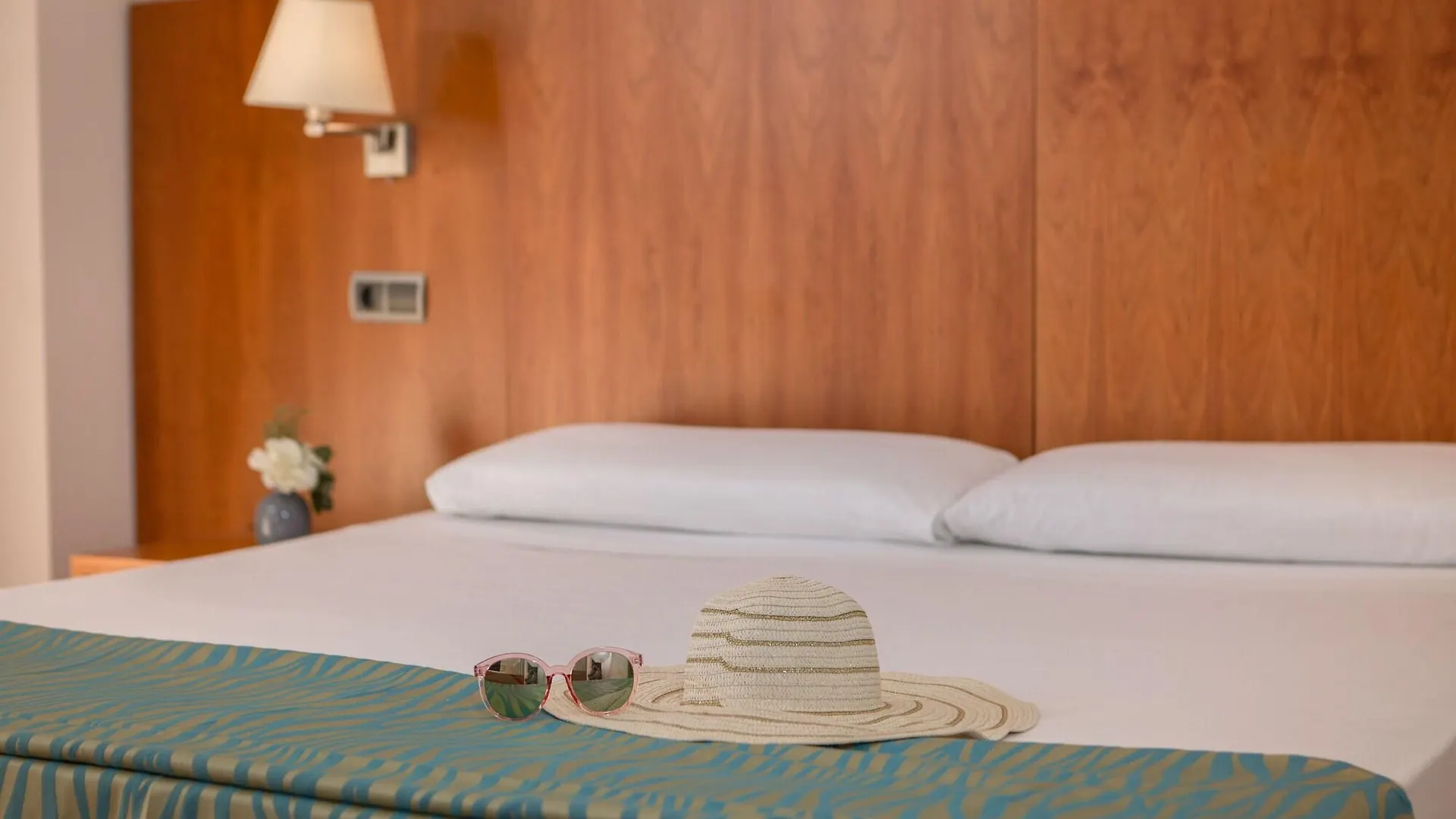 פלטחה ד'ארו Rvhotels Nautic Park מלון